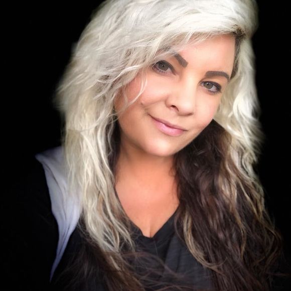 Meet your Posher, Heather - Picture 1 of 1